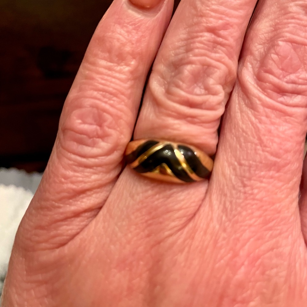 Avon Black and Gold Ring